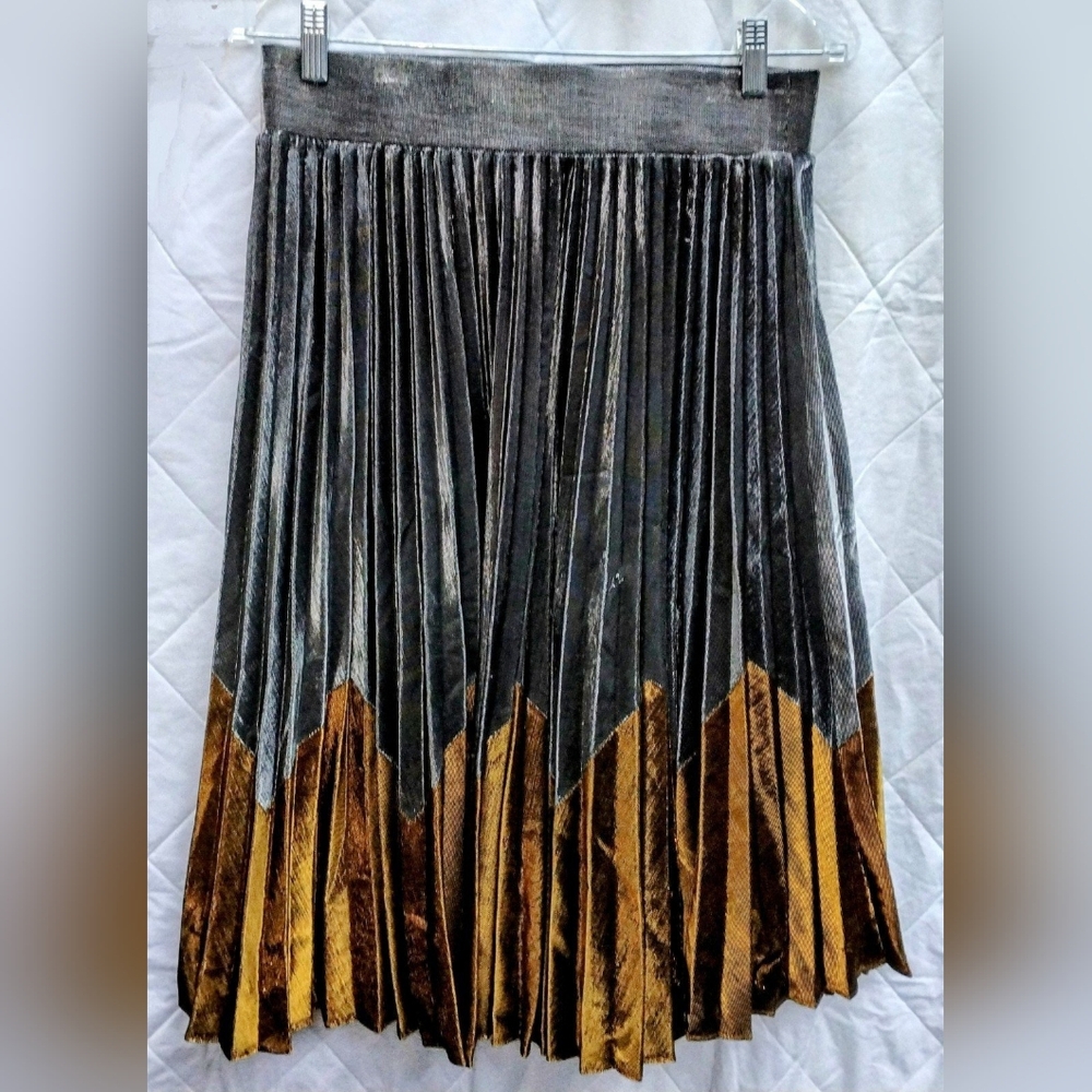 NEW ANTHROPOLOGIE HD Paris Magdalena Pleated Metallic Midi Skirt Silver & Gold L - Picture 3 of 9